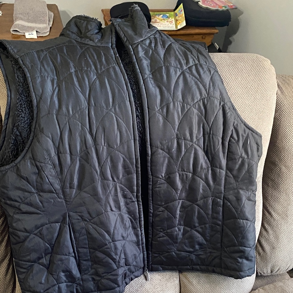 Jane Ashley Black Fleece Vest